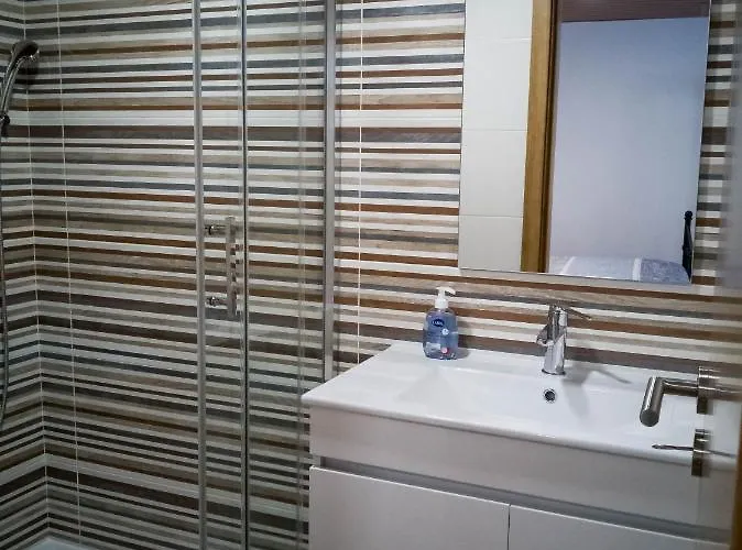 Semesterbostad Casa Dos Trenos *